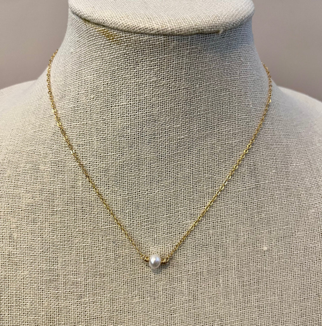 14K Gold Filled Circle Pearl Necklace