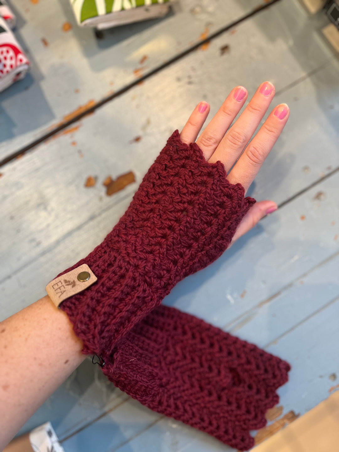 CRANBERRY LEXI MITTS