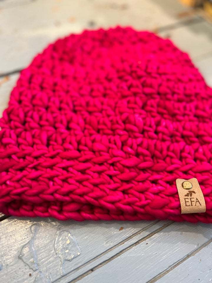 FUCSIA SLOUCHY HAT