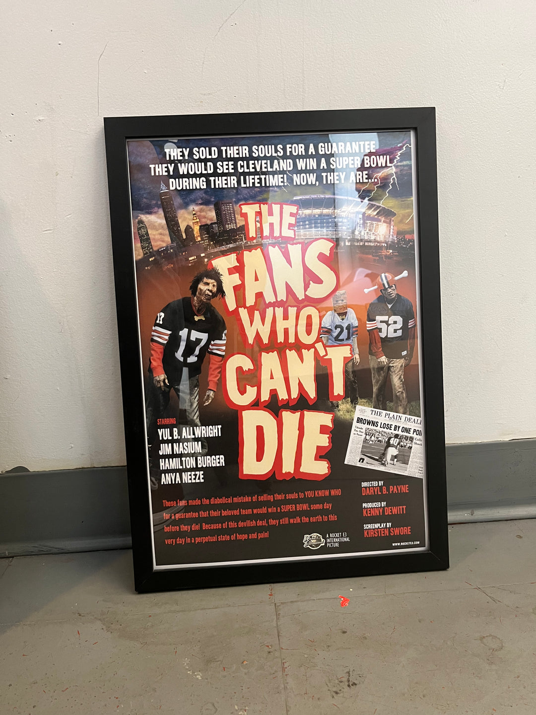 FRAMED FANS WHO CANT DIE